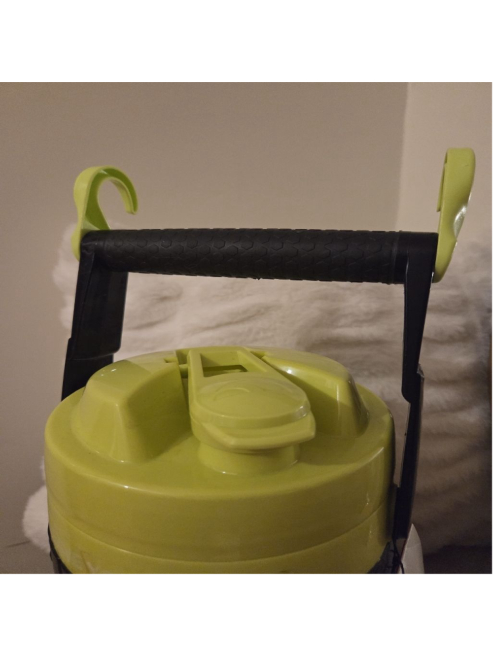 Igloo Proformance 1/2 Gallon Water Bottle & Thermos in Black & Green - Picture 14 of 16